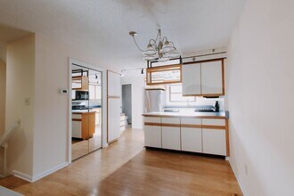 166 Natchaug Dr in Meriden, CT - Building Photo - Building Photo