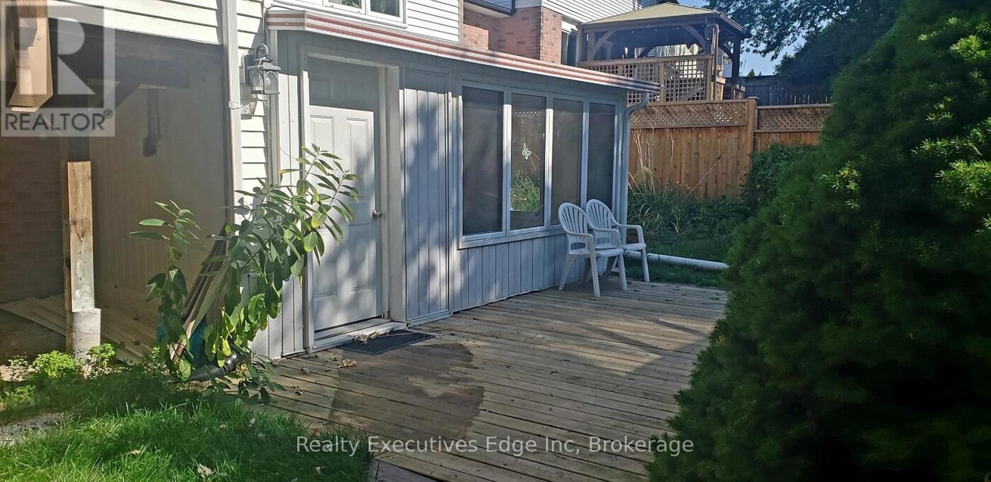 333 Ironwood Rd in Guelph, ON - Building Photo