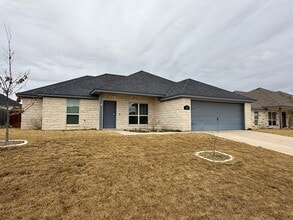 128 Elmer Ave in Burnet, TX - Building Photo - Building Photo