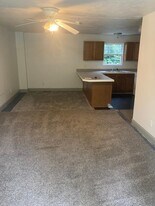 750 College Ave in Morgantown, WV - Building Photo