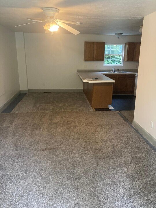 750 College Ave in Morgantown, WV - Building Photo