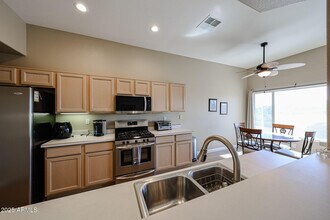 11553 W King Snake Ct in Surprise, AZ - Building Photo - Building Photo