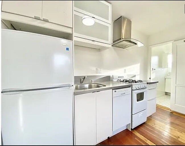 2835 Huron St in Los Angeles, CA - Building Photo - Building Photo