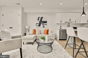 2610 41st St NW in Washington, DC - Building Photo