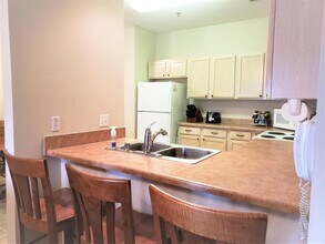 4752 S Forest Point Blvd in New Berlin, WI - Building Photo - Building Photo