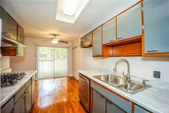 146 Oldenburg Dr in Riverdale, GA - Foto de edificio - Building Photo