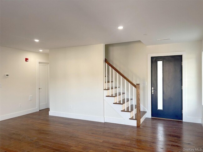 15 Baylis Ct in Tarrytown, NY - Building Photo - Building Photo