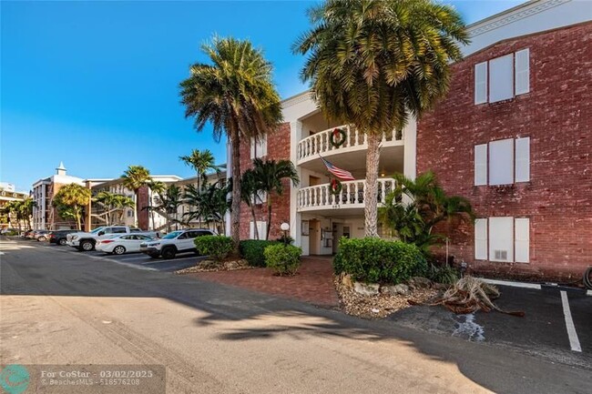 property at 465 Paradise Isle Blvd