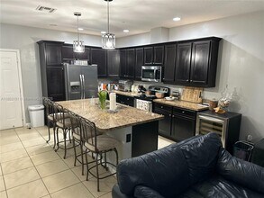 2947 St Thomas Dr in Hollywood, FL - Building Photo - Building Photo