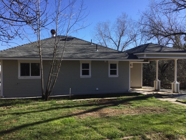 305 Glenwood Rd in Grass Valley, CA - Building Photo - Building Photo