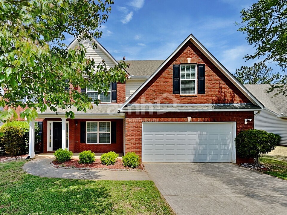 1455 Queenie Smith Rd NE in Conyers, GA - Building Photo
