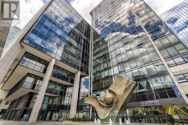 30-1630 Wellington St E in Toronto, ON - Building Photo - Building Photo