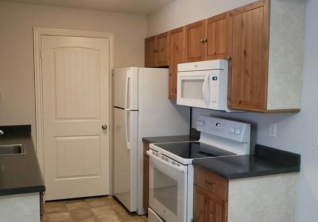 property at 1190 E Waterside Cv