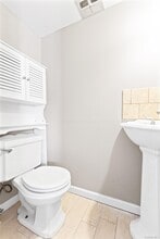 10 Bartlett Commons in Yaphank, NY - Building Photo - Building Photo