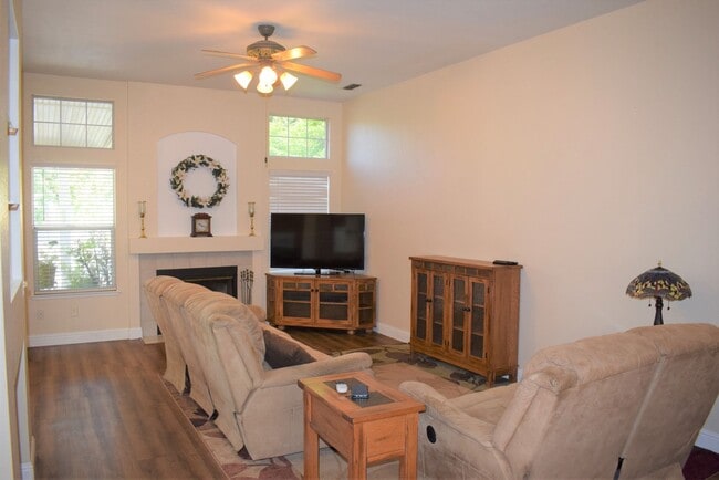 9354 Carrolton Pl in Elk Grove, CA - Building Photo - Building Photo