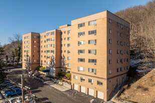 Penn Hill Condominium in Reading, PA - Building Photo