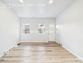 522 N Douglas St in Philadelphia, PA - Building Photo - Building Photo