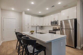 Madison Oaks in Savannah, GA - Foto de edificio - Building Photo