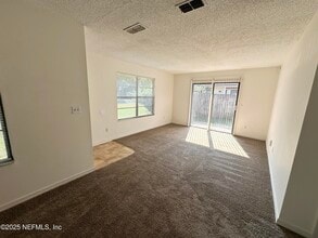2936 Shelby Dr in Orange Park, FL - Building Photo - Building Photo