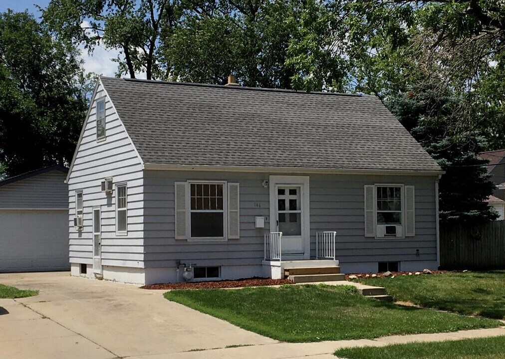 146 18th St SW in Cedar Rapids, IA - Building Photo