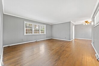 34 Knoxbury Terrace in Greenville, SC - Building Photo - Building Photo