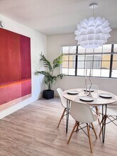 4459 Ventura Canyon Ave in Sherman Oaks, CA - Building Photo - Building Photo