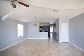 13231 Kestrel Ave in El Paso, TX - Building Photo - Building Photo