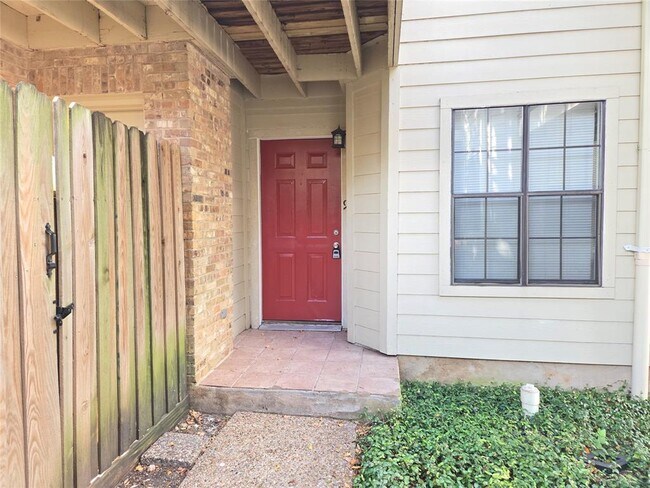 property at 2906 West Ave