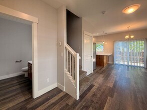5711-5713 Honey Bee St S in Salem, OR - Building Photo - Building Photo