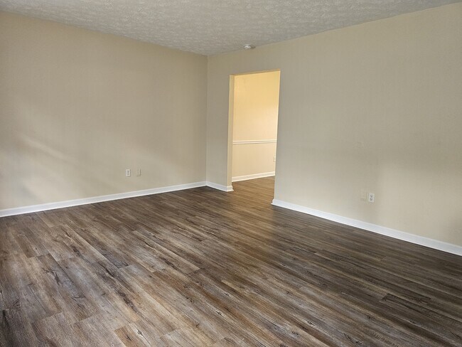 145 Buckingham Dr in Stephens City, VA - Building Photo - Building Photo