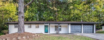 2243 Oak Cir in Conley, GA - Building Photo