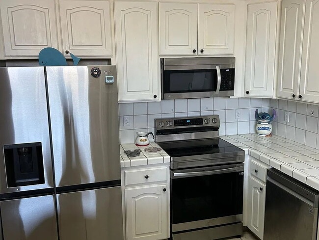 property at 12216 Kingfisher Ave