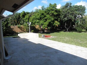 401 NW 23rd St in Boca Raton, FL - Building Photo - Building Photo