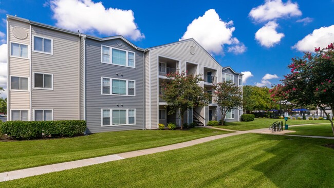 MAISON Burbank in Baton Rouge, LA - Building Photo - Building Photo