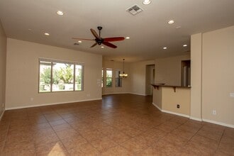 5610 W Desperado Way in Phoenix, AZ - Building Photo - Building Photo