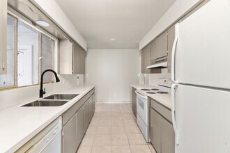 1700 N 6th St in McAllen, TX - Building Photo - Building Photo