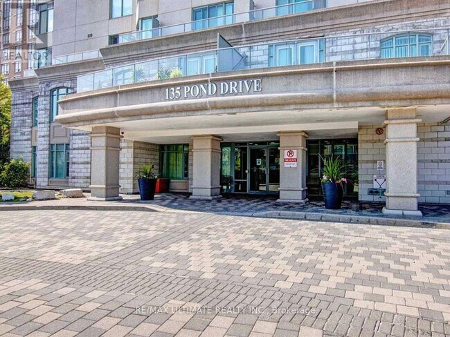 135 Pond Dr in Markham, ON - Building Photo - Building Photo