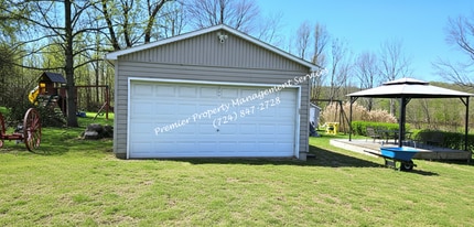 509 Old Zelienople Rd in Ellwood City, PA - Building Photo - Building Photo