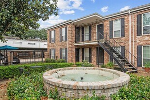 6410 Del Monte Dr in Houston, TX - Building Photo