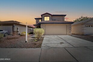 11215 W Heatherbrae Dr in Phoenix, AZ - Building Photo