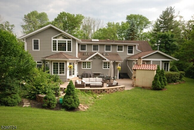 35 Evergreen Ln in Watchung, NJ - Building Photo - Building Photo