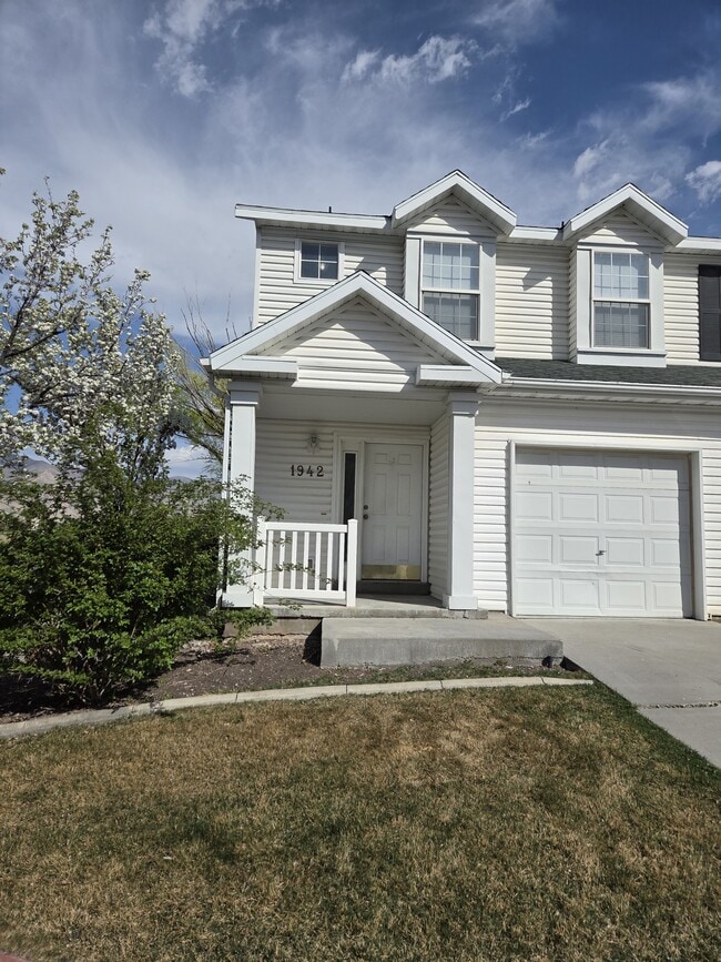 property at 1942 20 E