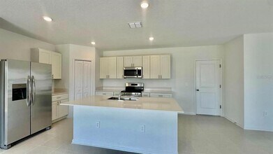 5882 Le Marin Wy in Kissimmee, FL - Foto de edificio - Building Photo