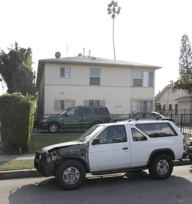 5748 La Mirada Ave in Los Angeles, CA - Building Photo - Building Photo