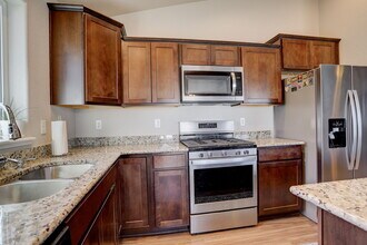 4511 Longmead Dr in Windsor, CO - Building Photo - Building Photo