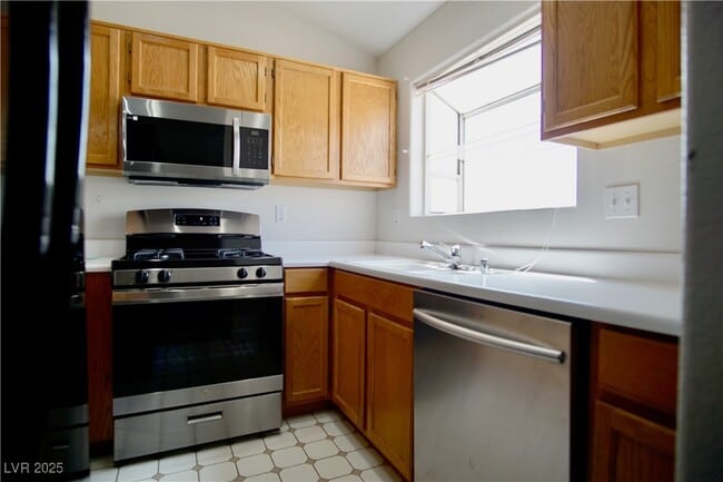 733 Anne Ln in Henderson, NV - Building Photo - Building Photo