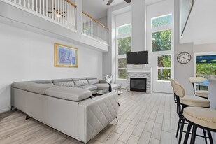 6850 Thistle Hill Way in Austin, TX - Building Photo