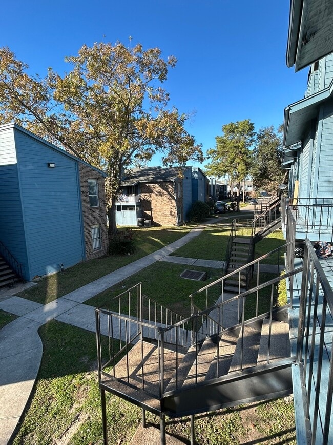 10001 Westpark Dr in Houston, TX - Foto de edificio - Building Photo