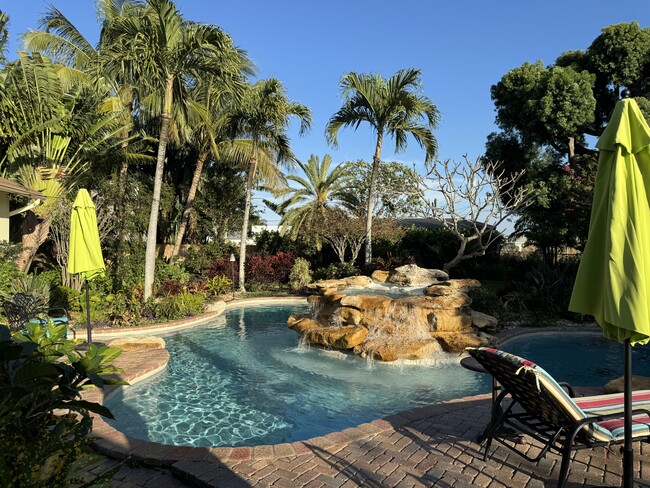 property at 4024 Maurice Dr
