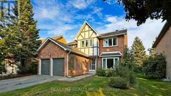 35 Aitken Cir in Markham, ON - Building Photo